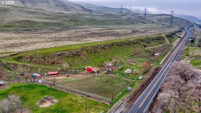 /international/us/9279-highway-14-wishram-wa-110104927964/