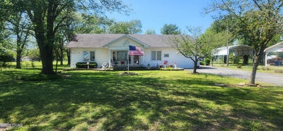 /international/us/735-s-high-school-avenue-columbus-ks-110107955511/