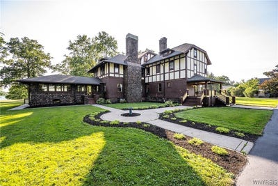 /international/us/2196-w-oakfield-road-grand-island-ny-110109698199/