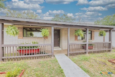 /international/us/705-dunning-street-gonzales-tx-110100727674/