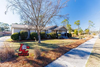 /international/us/42-s-oak-st-lakeland-ga-110105840038/
