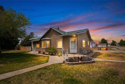 /international/us/311-n-3rd-st-e-downey-id-110108724238/