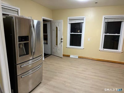 /international/us/14-niagara-street-waterbury-ct-110108687147/