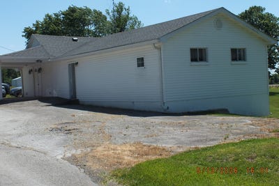 /international/us/4210-fords-mill-road-versailles-ky-110108017880/