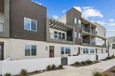 /international/us/26773-laurel-mountain-loop-valencia-ca-110098530579/