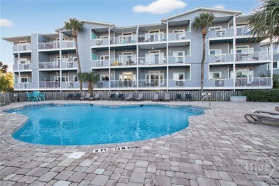 /international/us/1217-bay-street-tybee-island-ga-110106060302/