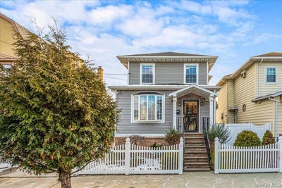 /international/us/14940-15th-drive-whitestone-ny-110105392005/