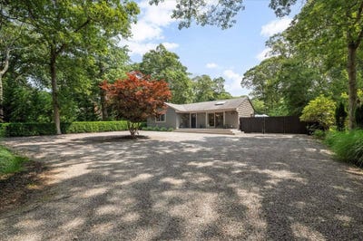 /international/us/94-hands-creek-rd-east-hampton-ny-110100449143/