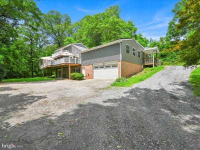 /international/us/322-indian-head-road-columbia-pa-110100306692/