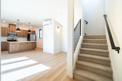 /international/us/371-nw-19th-street-redmond-or-110106622971/
