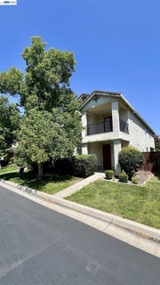 /international/us/3811-claire-st-stockton-ca-110108232856/