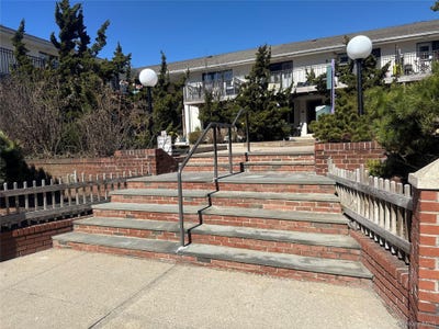 /international/us/65-west-broadway-long-beach-ny-110106300476/