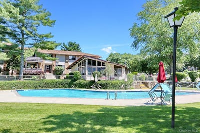 /international/us/174-sierra-vista-lane-valley-cottage-ny-110108853869/