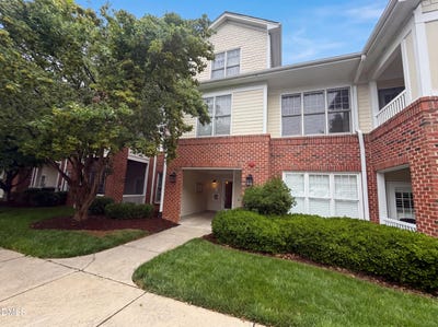/international/us/617-waterford-lake-drive-cary-nc-110108450671/