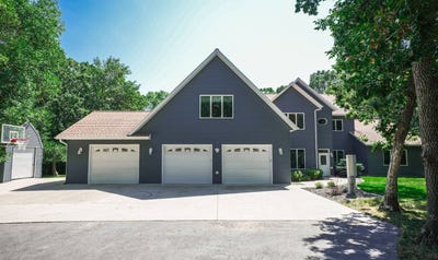 /international/us/802-washington-ave-devils-lake-nd-110095395865/?lang=en