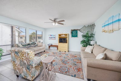/international/us/8425-gulf-boulevard-navarre-fl-110106252902/