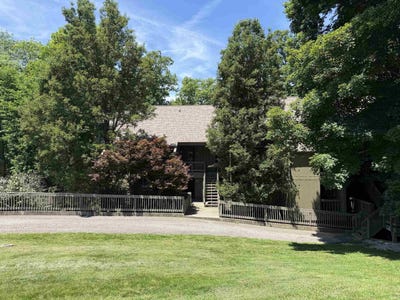 /international/us/9316-s-lake-ridge-drive-bloomington-in-110108547433/