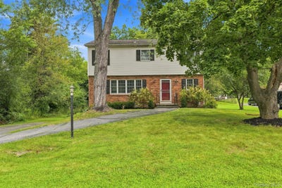 /international/us/2-fleetwood-drive-goshen-ny-110119688148/