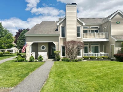 /international/us/1511-hampton-place-boulevard-troy-ny-110108016382/