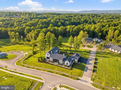 /international/us/1-foxtrot-knoll-lane-middleburg-va-110105696399/