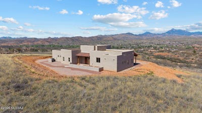 /international/us/109-red-mountain-court-patagonia-az-110106353774/