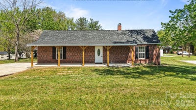 /international/us/4665-estes-drive-granite-falls-nc-110107385338/