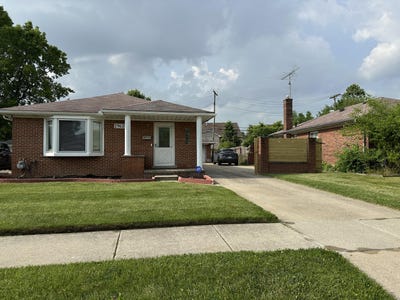 /international/us/29635-julius-boulevard-westland-mi-110100316832/