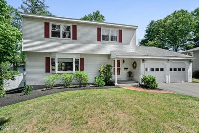 /international/us/23-bennett-terrace-delmar-ny-110108885827/