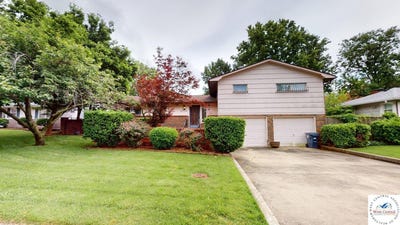 /international/us/1301-maple-sedalia-mo-110108477952/