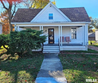 /international/us/517-e-2nd-south-street-carlinville-il-110095879191/