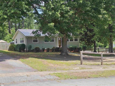/international/us/505-e-a-avenue-easley-sc-110108468257/