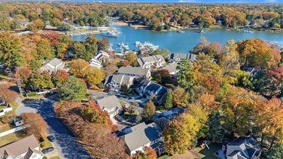 /international/us/100-bluff-terrace-newport-news-va-110106586389/