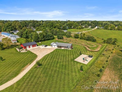 /international/us/2908-huddle-road-lake-odessa-mi-110119906501/