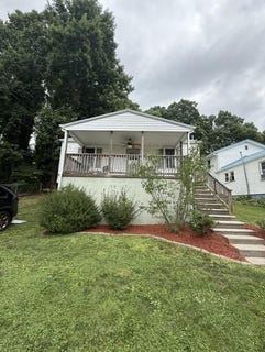 /international/us/210-highlawn-park-ave-oak-hill-wv-110108975509/