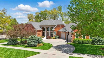 /international/us/940-highland-park-ave-coralville-ia-110099445988/
