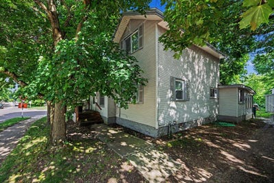 /international/us/402-w-broadway-street-three-rivers-mi-110108904418/