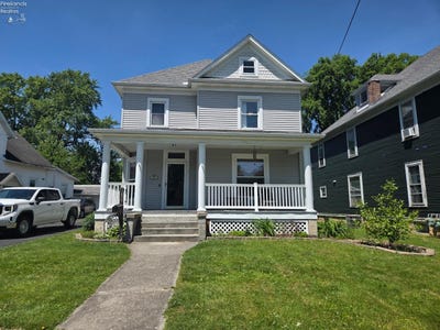 /international/us/209-greenwood-heights-bellevue-oh-110108426464/