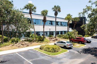 /international/us/2222-colonial-road-fort-pierce-fl-110107346764/