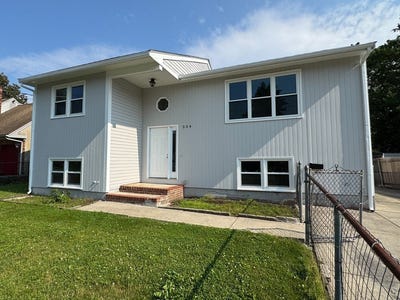 /international/us/334-austin-st-new-bedford-ma-110100337175/