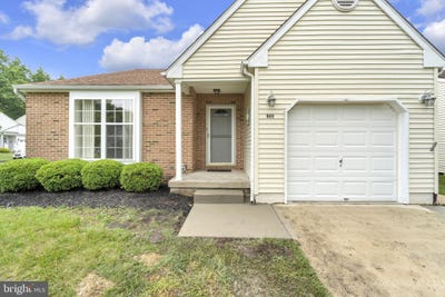 /international/us/801-freeport-way-williamstown-nj-110108378794/