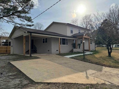 /international/us/208-fourth-st-henderson-tn-110090369344/