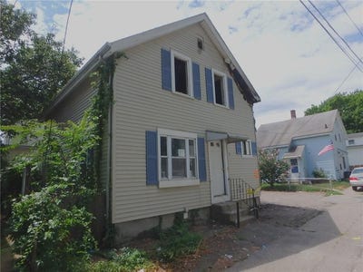 /international/us/14-martin-court-pawtucket-ri-110101114692/
