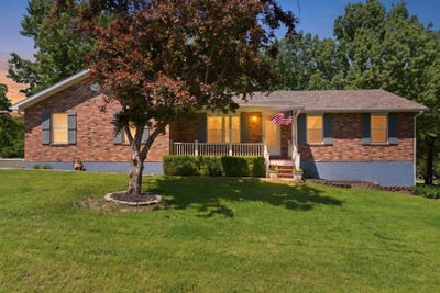 /international/us/405-s-galyan-street-stockton-mo-110107890682/