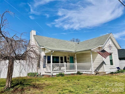 /international/us/613-salisbury-street-china-grove-nc-110106357137/