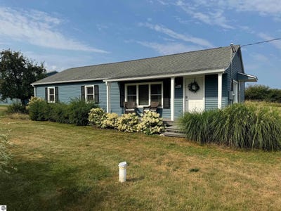 /international/us/9741-bates-williamsburg-mi-110108752519/