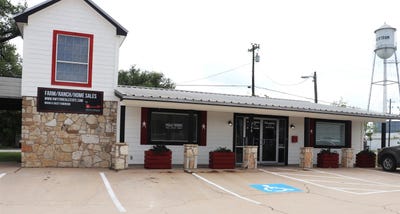 /international/us/326-e-hwy-29-bertram-tx-110099667738/