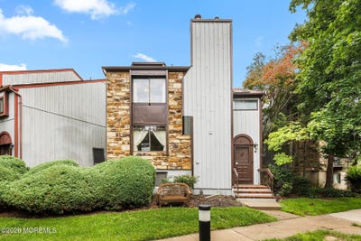 /international/us/84-diamond-lane-old-bridge-nj-110110014458/