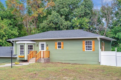 /international/us/315-w-skyline-drive-stockton-mo-110102416797/