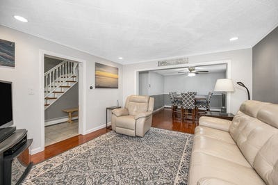 /international/us/40-marie-ave-everett-ma-110100771842/