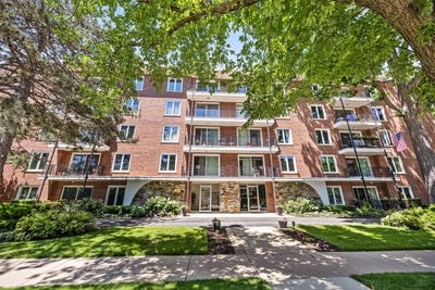 /international/us/2333-central-street-evanston-il-110109036837/